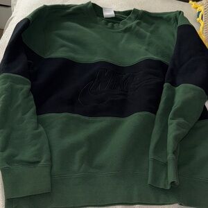 Nike Men's Forest Green and Black Crewneck Sweater